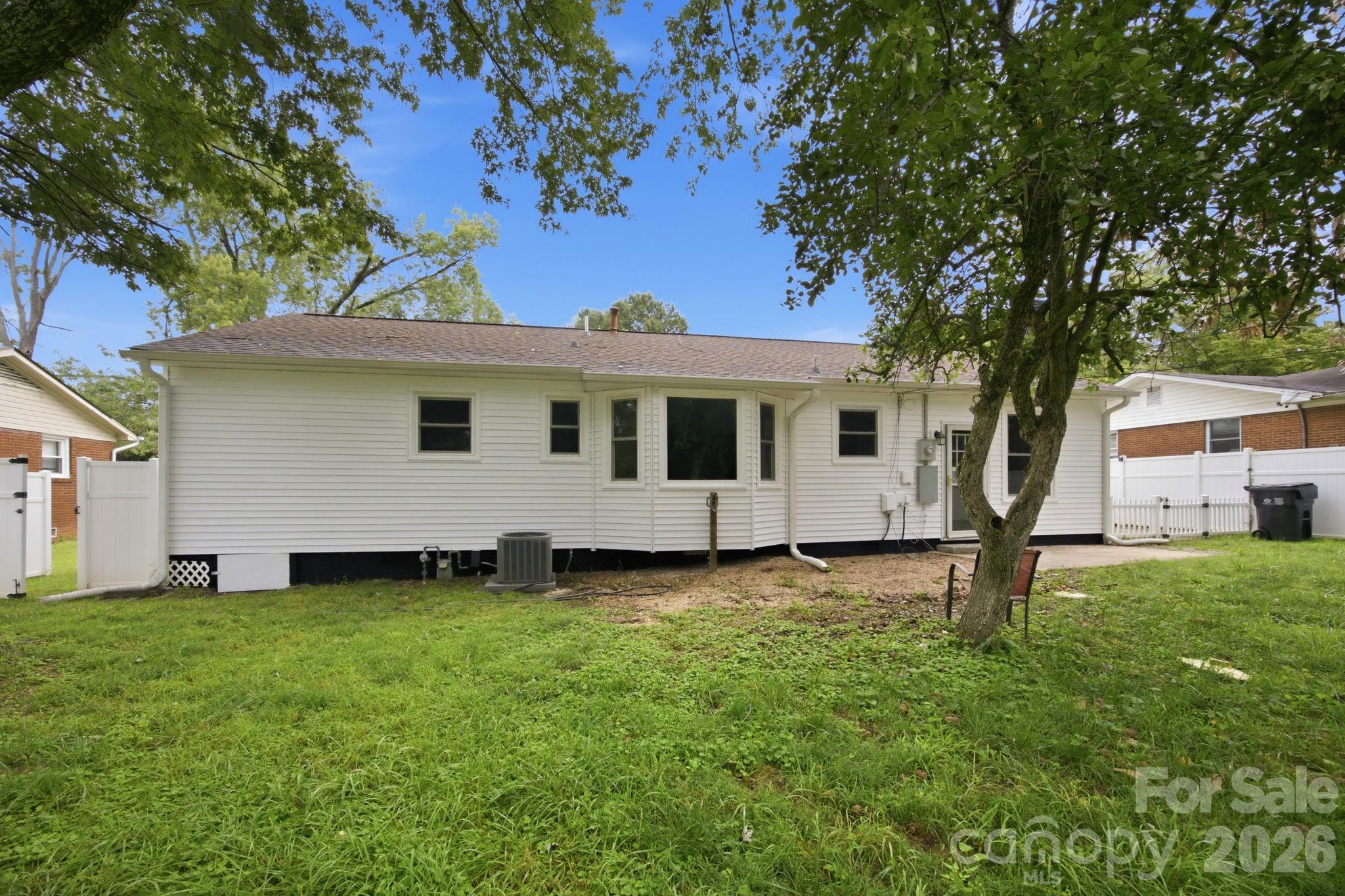 4100 Sudbury Road Charlotte, NC 28205 - Photo 32 of 37 Gallery Image 32