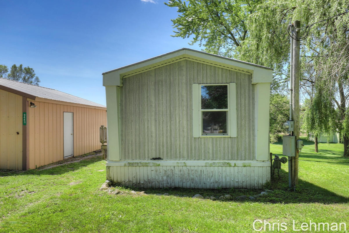 9443 Peck Road Greenville, MI 48838 - Photo 2 of 24 IMG_1000