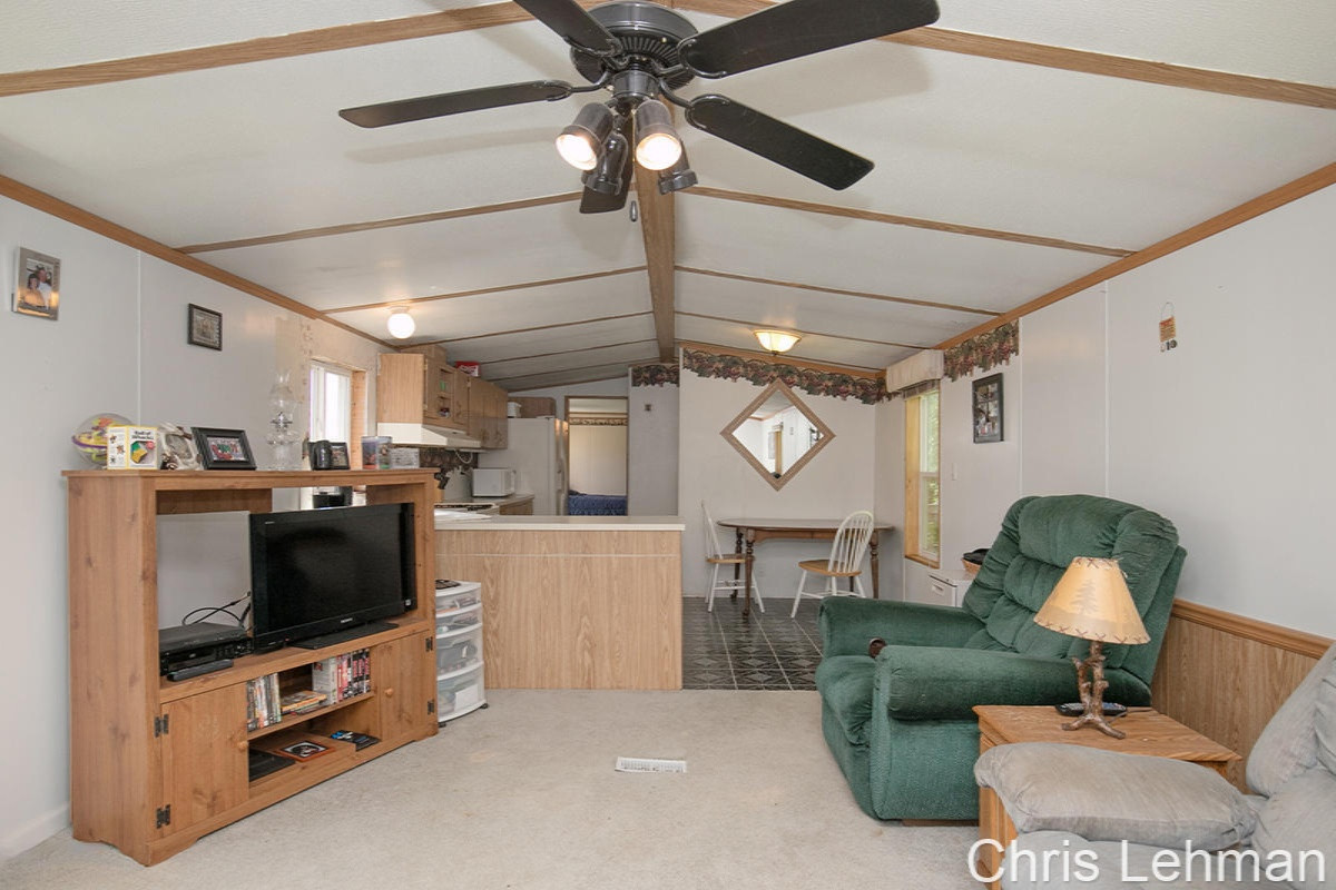 9443 Peck Road Greenville, MI 48838 - Photo 5 of 24 IMG_1004