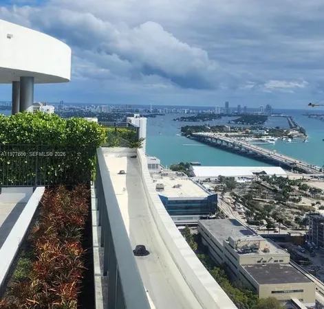 $2,600 | 1600 Northeast 1st Avenue, Unit 2704, Miami, FL 33132