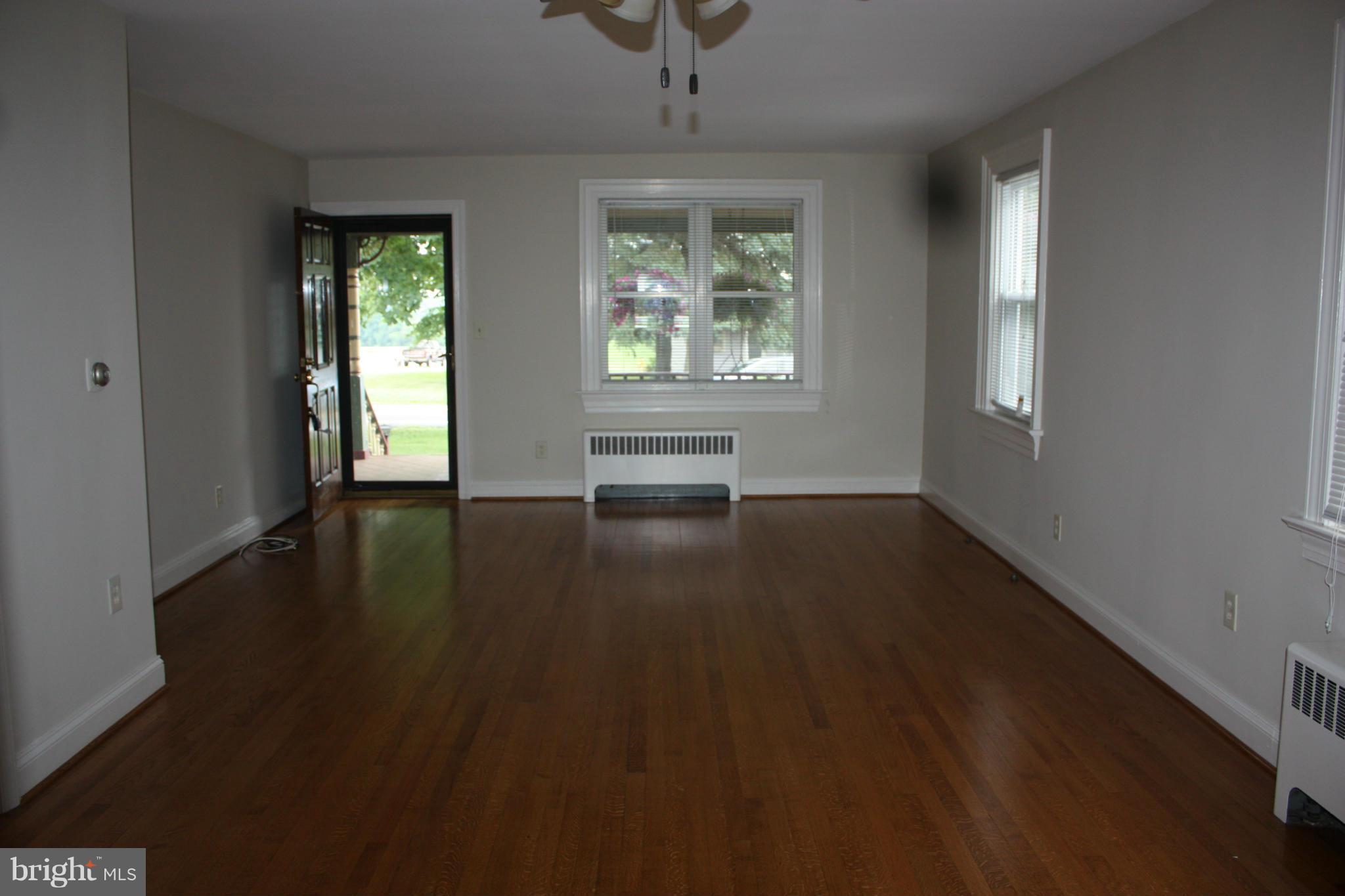 9210 Damascus Road Damascus, MD 20872 - Photo 3 of 25 Living Room