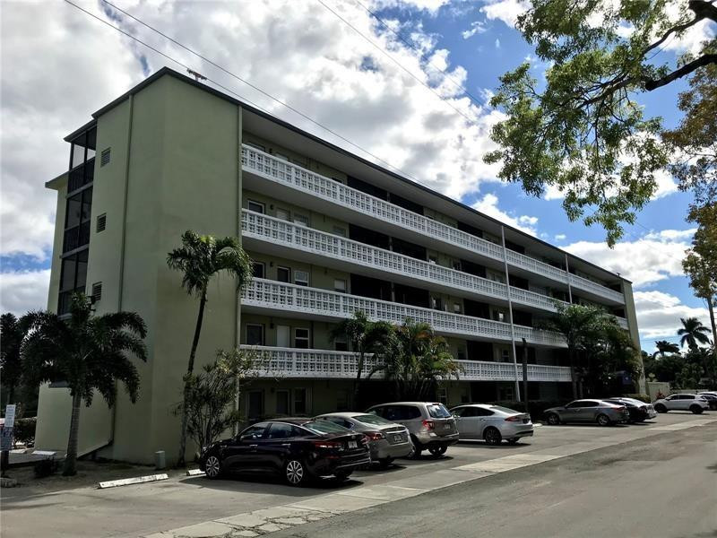 1425 Arthur Street, Unit 414B Hollywood, FL 33020 - Photo 4 of 50 Unit has one assign parking spot .
