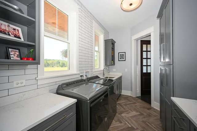 $1,300,000 | 5-n107 Burr Road, St. Charles, IL 60175