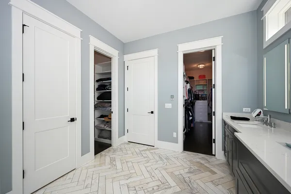 a view of walk in closet
