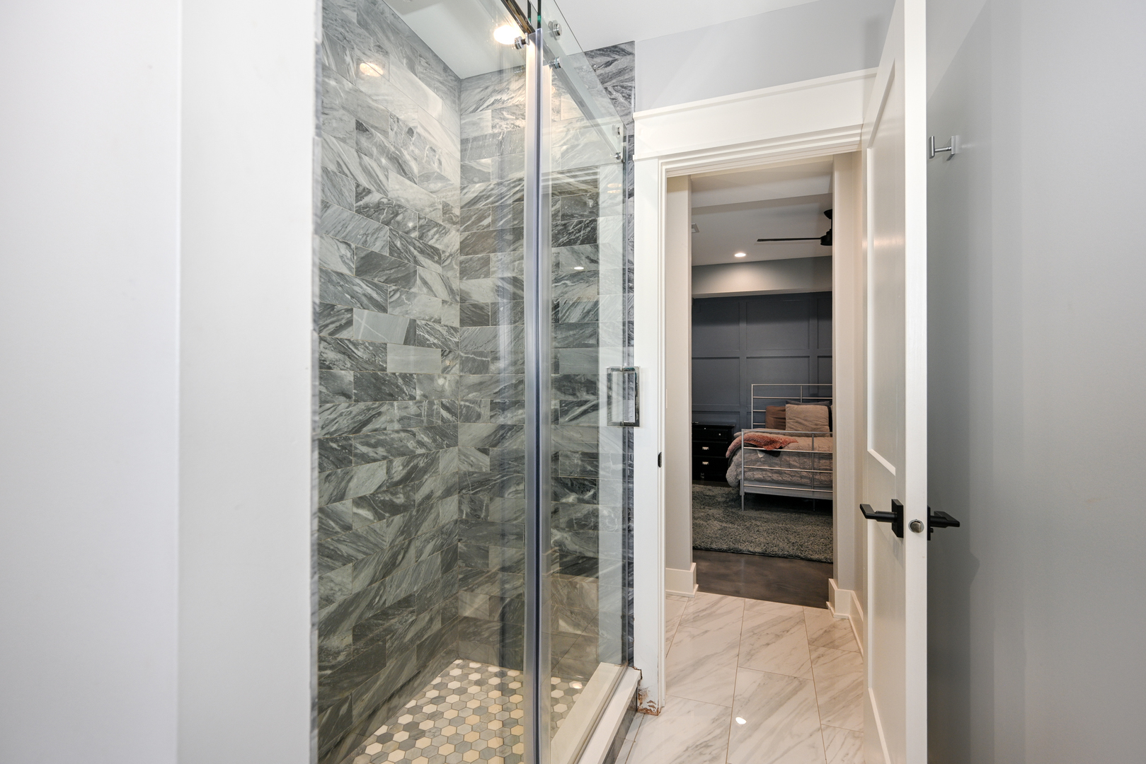 5-n107 Burr Road St. Charles, IL 60175 - Photo 38 of 54 a en suite bathroom with a sink and a shower