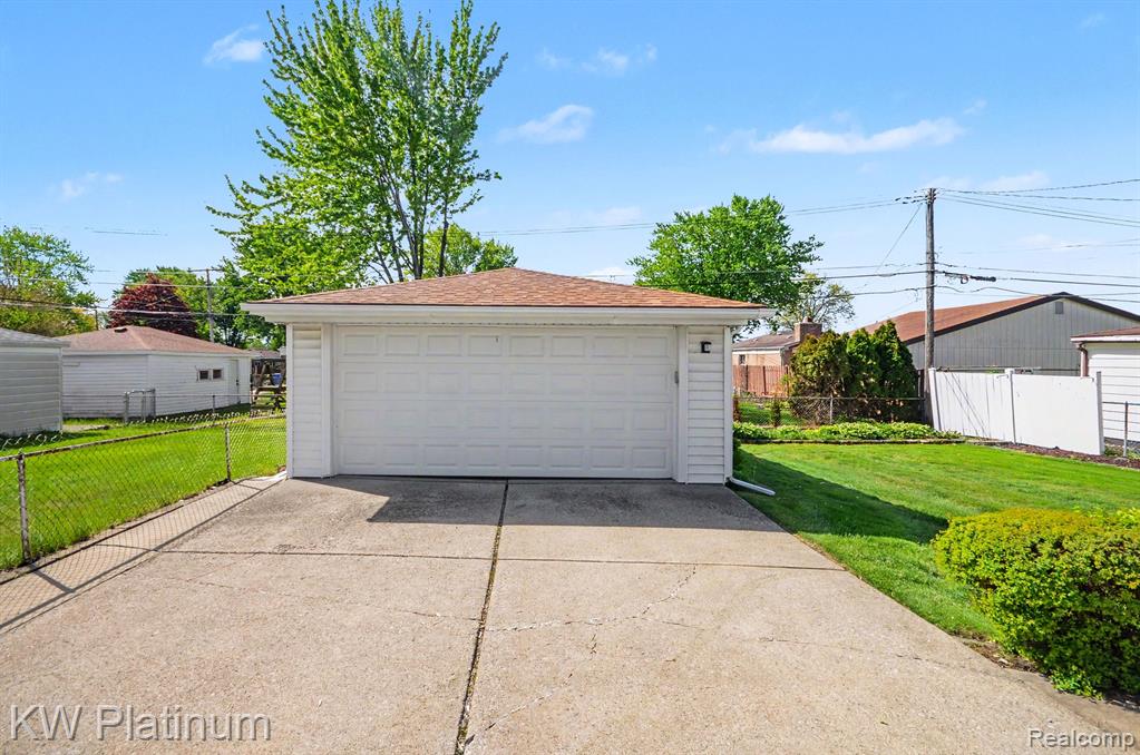 13646 Edwin Court Warren, MI 48088 - Photo 21 of 23