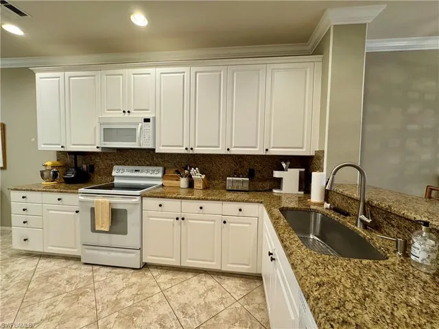 $5,000 | 4884 Hampshire Court, Unit 7104, Naples, FL 34112