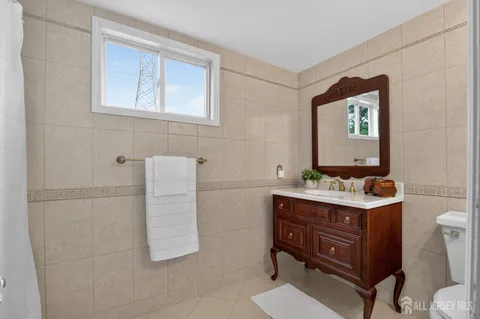 $800,000 | 24 Deerwood Avenue, Edison, NJ 08817