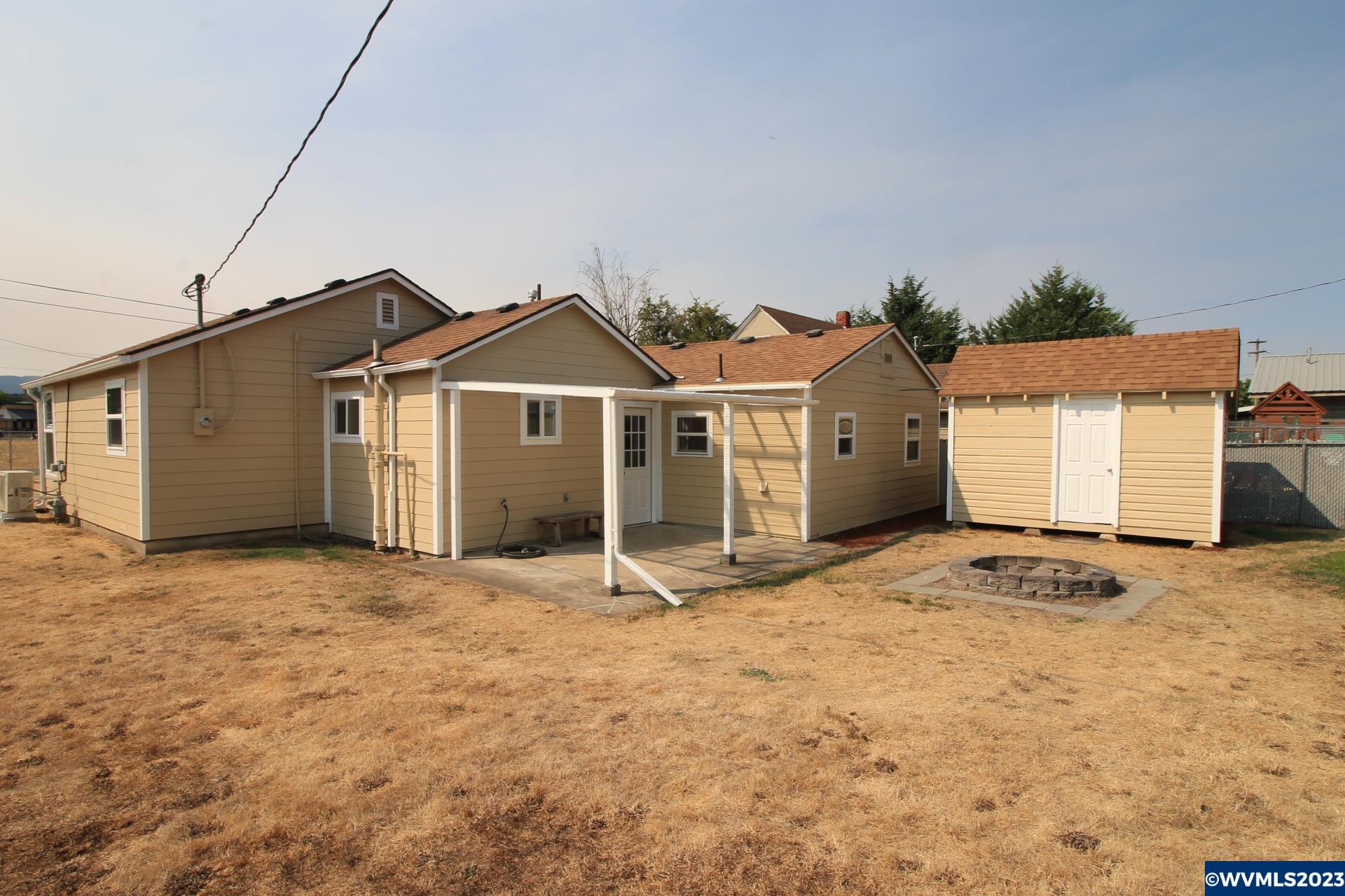 311 Gilbert Street Lebanon, OR 97355 - Photo 3 of 33