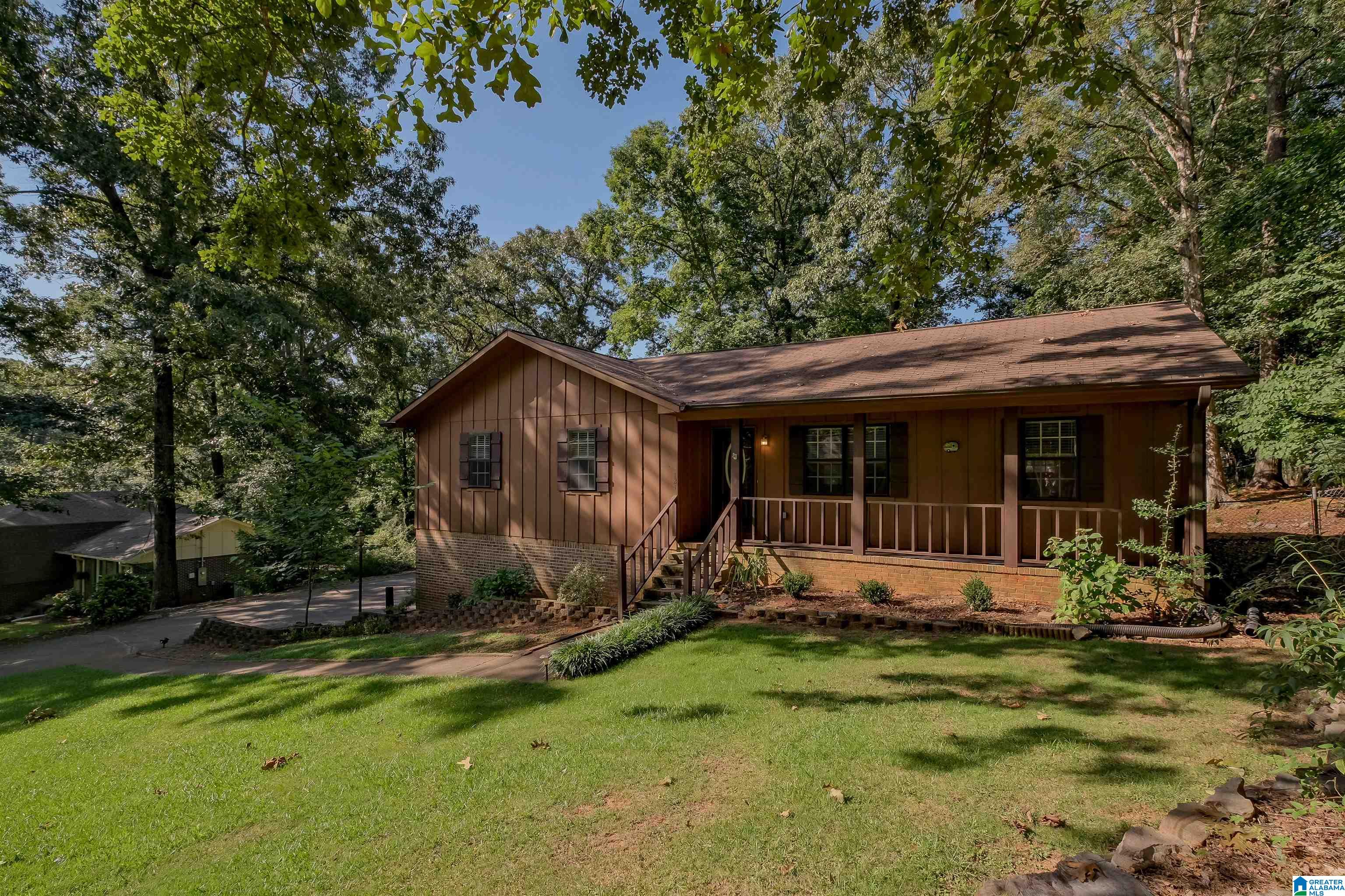 121 Hickory Street Alabaster, AL 35114 - Photo 3 of 41