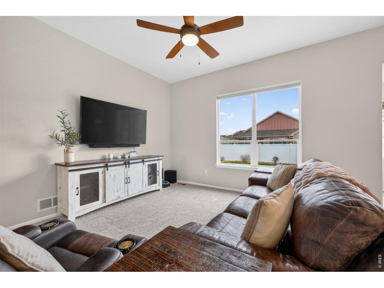 7545 McClellan Road Wellington, CO 80549 - Photo 7 of 42 Living room on main