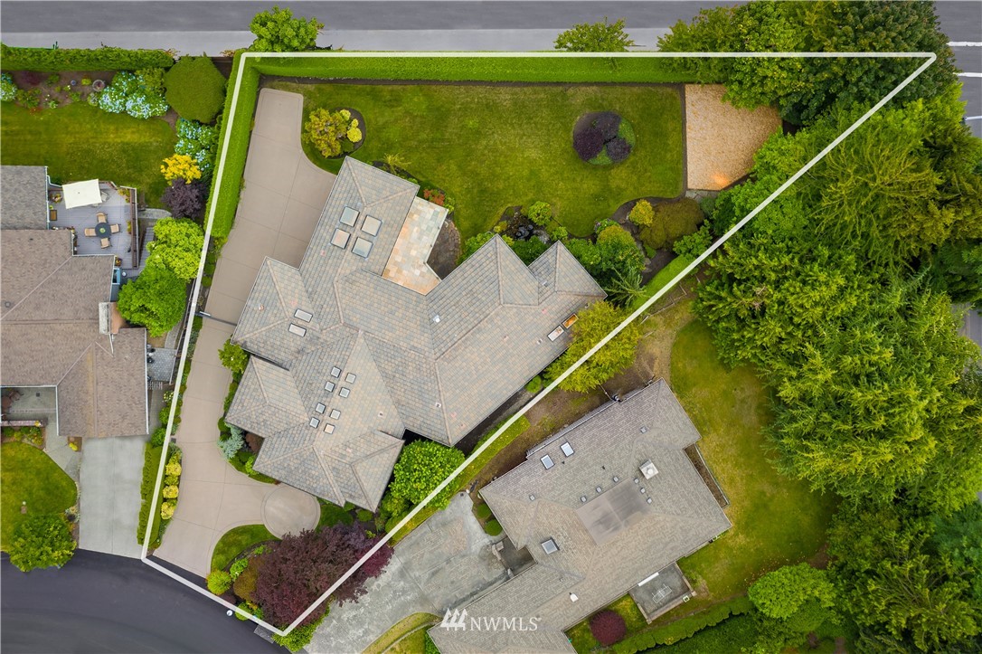 903 Belfair Road Bellevue, WA 98004 - Photo 29 of 36 an aerial view of a house with a garden
