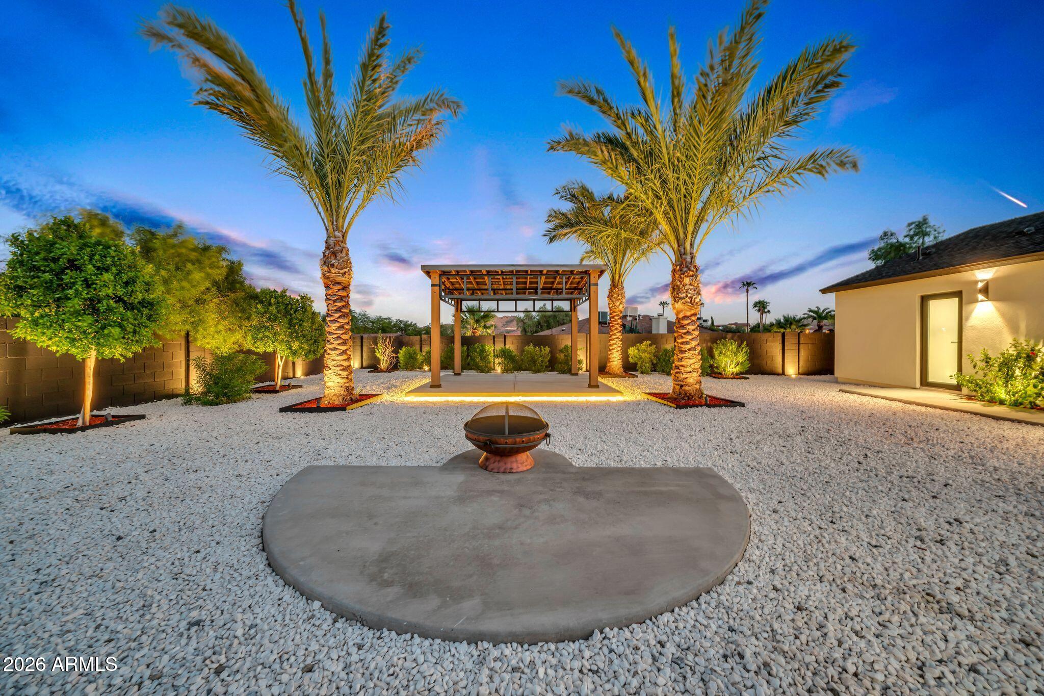 1955 East Greenway Road Phoenix, AZ 85022 - Photo 108 of 113 1955 E Greenway Rd Twilight-17