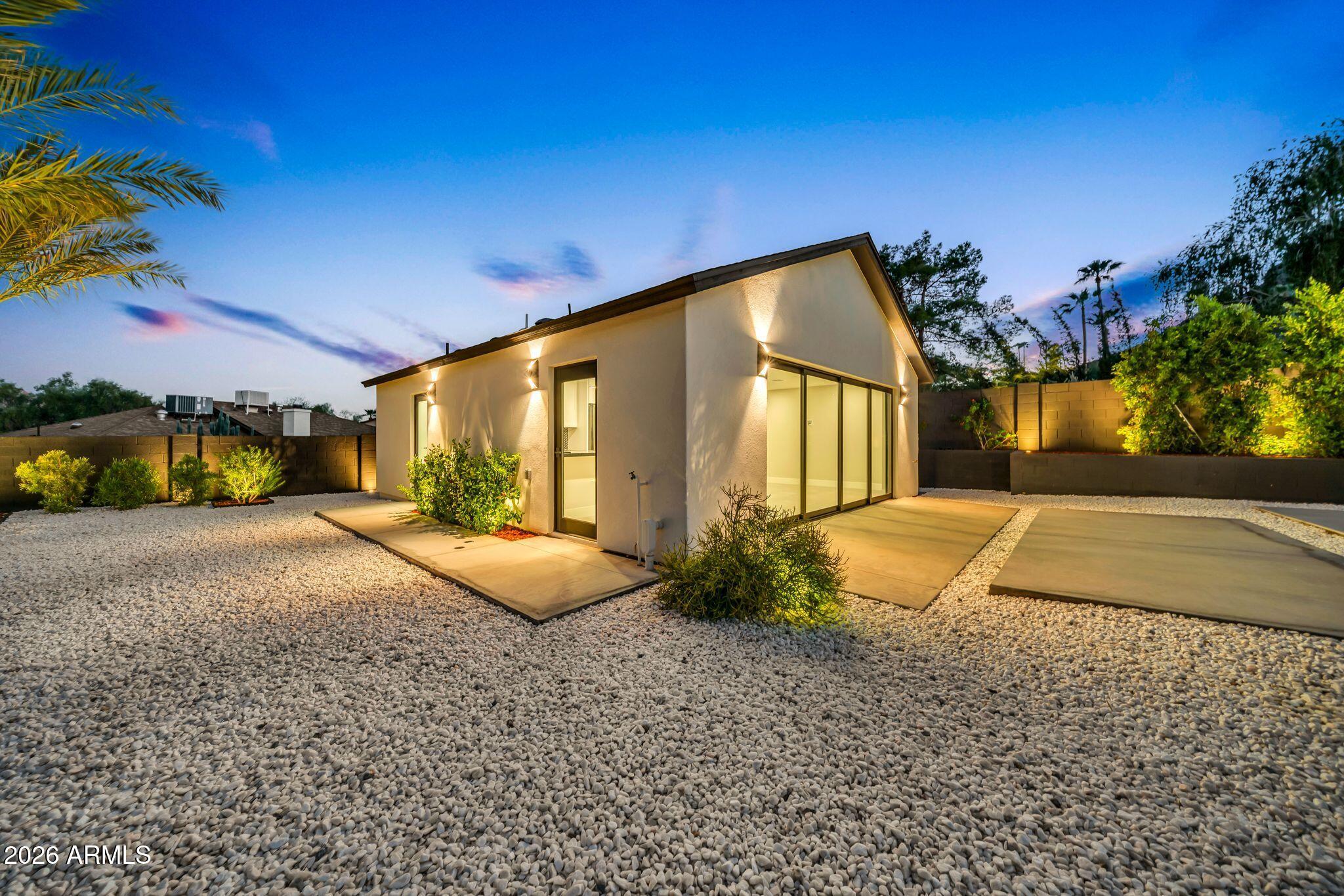 1955 East Greenway Road Phoenix, AZ 85022 - Photo 109 of 113 1955 E Greenway Rd Twilight-18