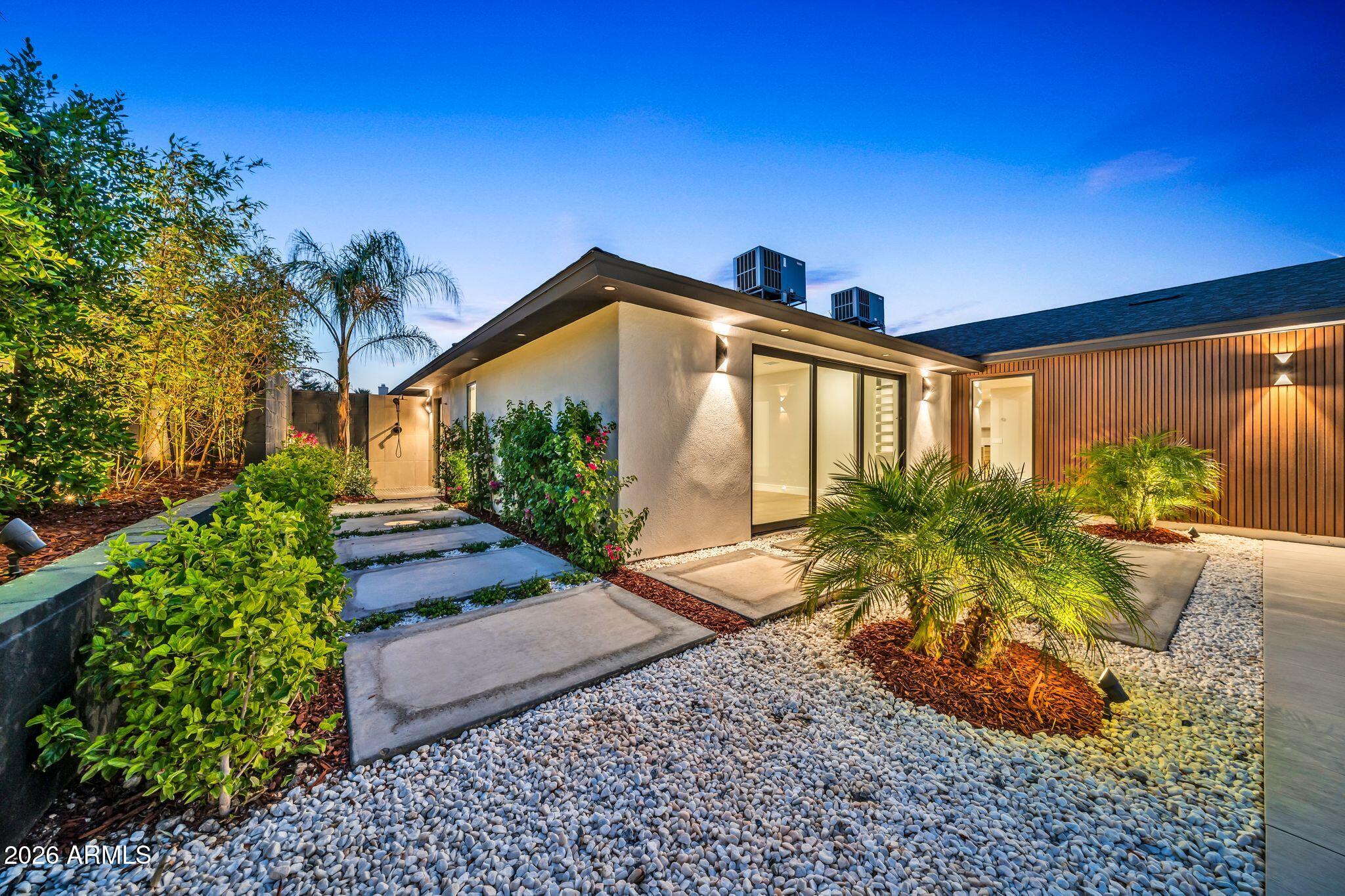 1955 East Greenway Road Phoenix, AZ 85022 - Photo 110 of 113 1955 E Greenway Rd Twilight-19