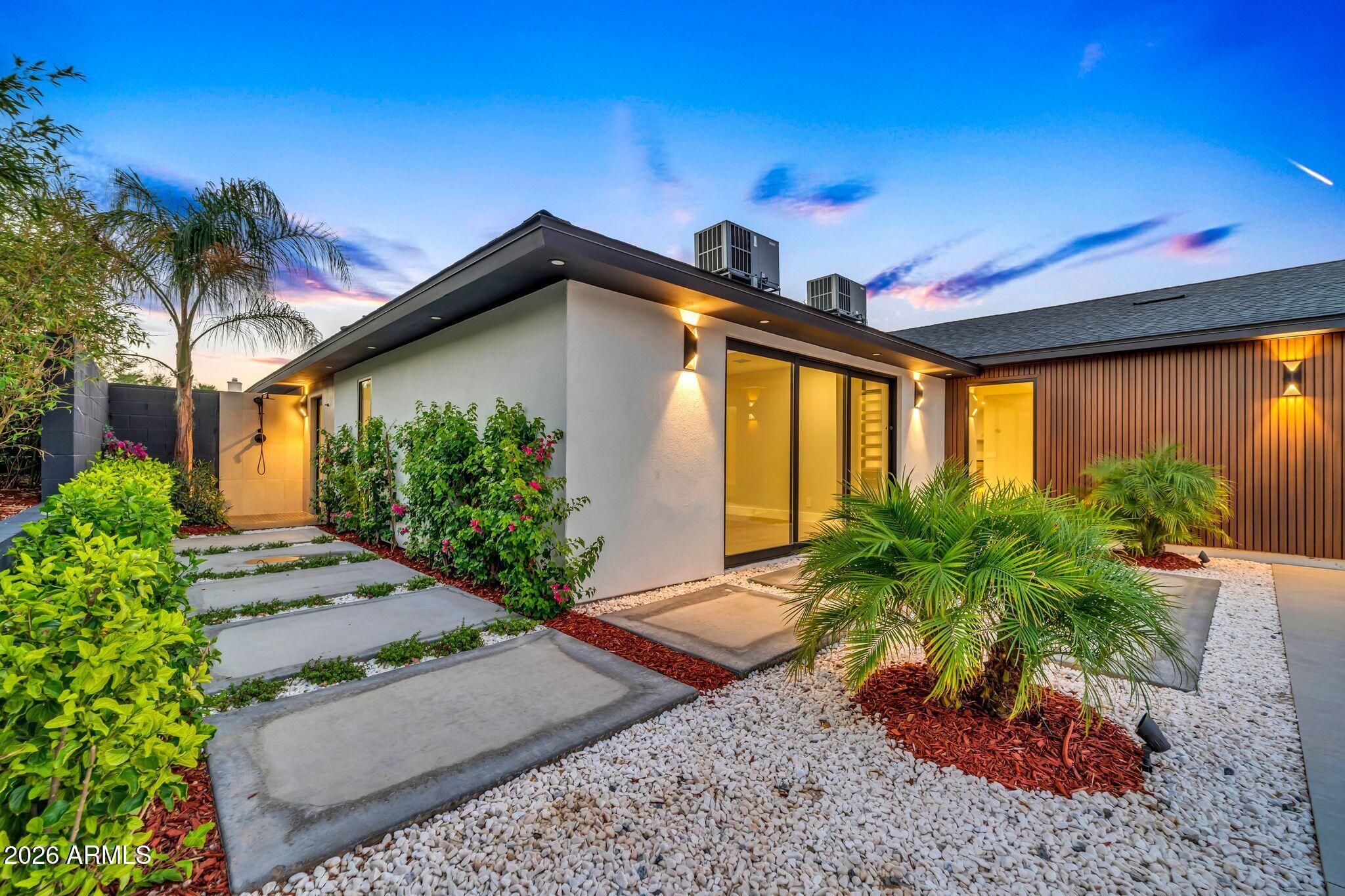 1955 East Greenway Road Phoenix, AZ 85022 - Photo 111 of 113 1955 E Greenway Rd Twilight-27