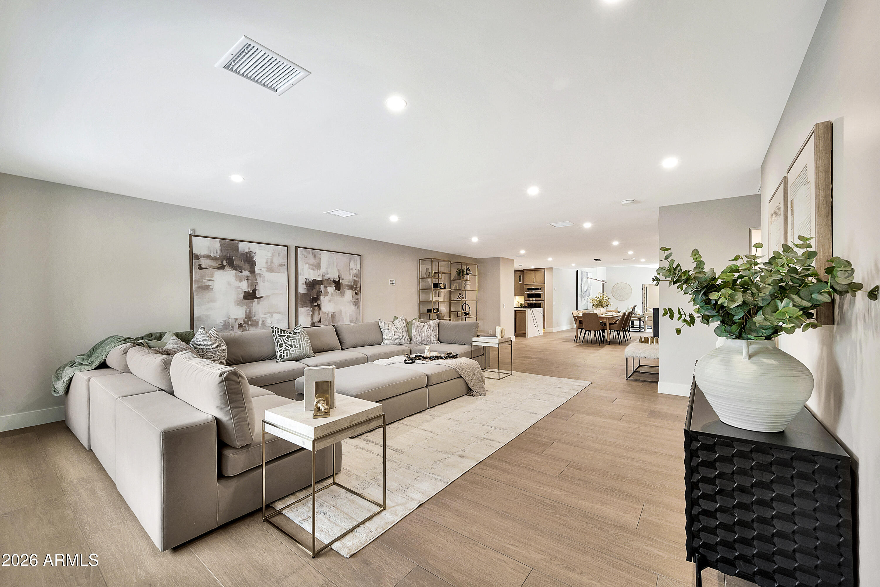 1955 East Greenway Road Phoenix, AZ 85022 - Photo 18 of 113 1955 E Greenway Rd-9