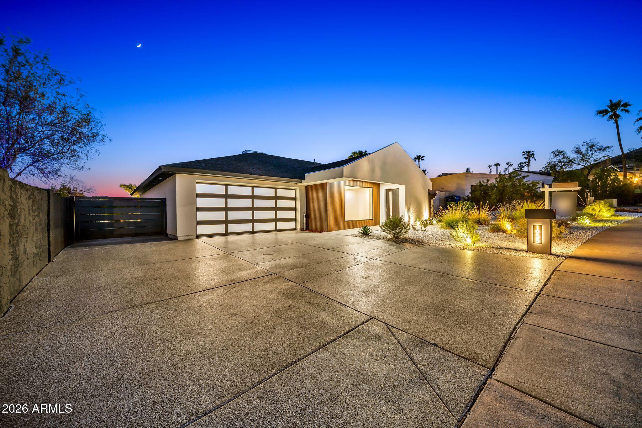 1955 East Greenway Road Phoenix, AZ 85022 - Photo 5 of 113 1955 E Greenway Rd Twilight-3