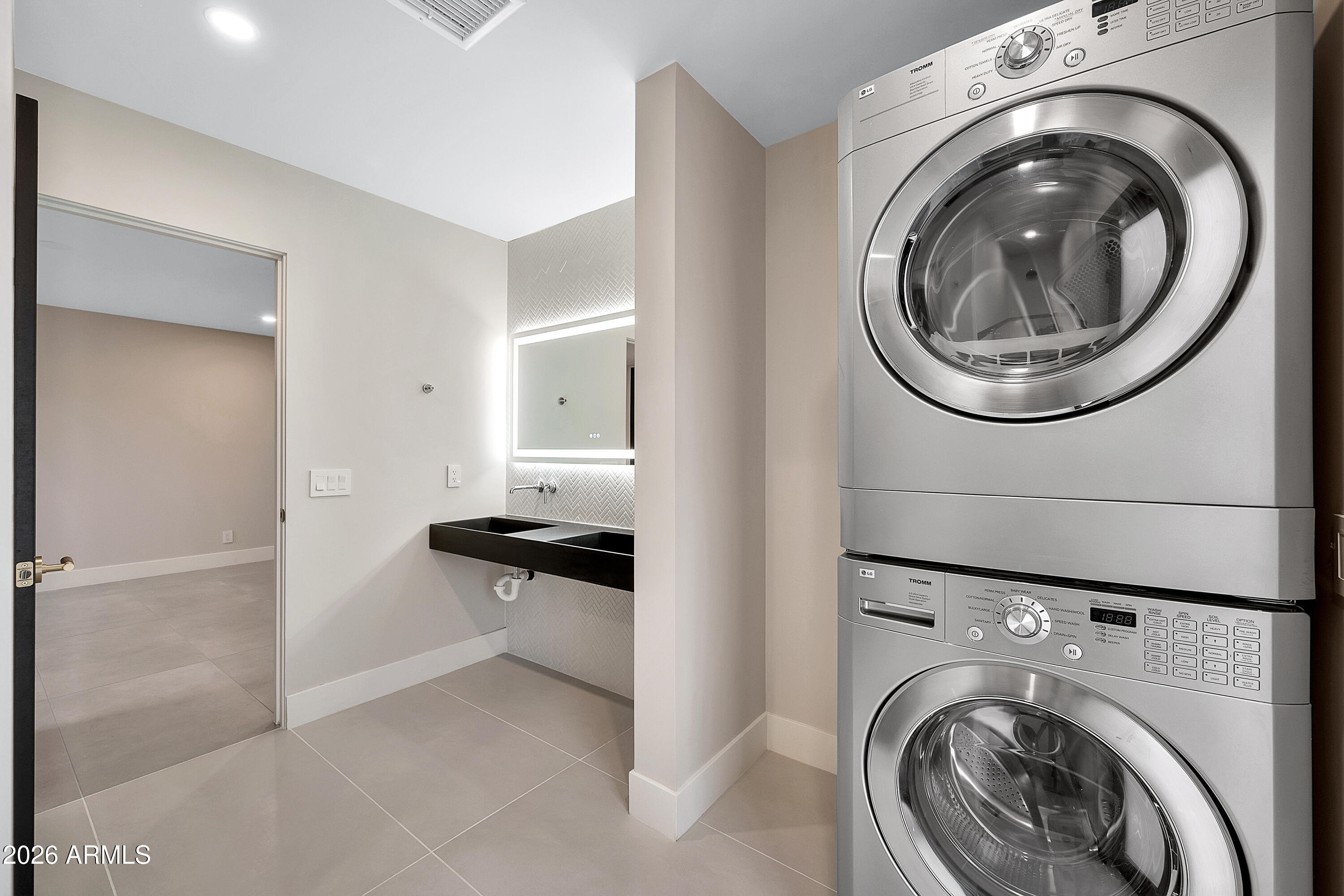 1955 East Greenway Road Phoenix, AZ 85022 - Photo 52 of 113 1955 E Greenway Rd-43