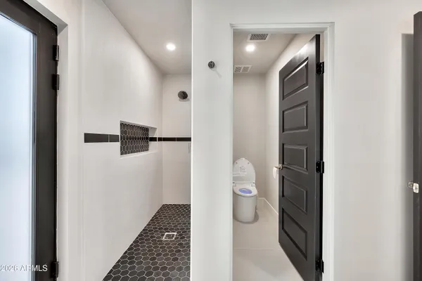 $1,870,000 | 1955 East Greenway Road, Phoenix, AZ 85022