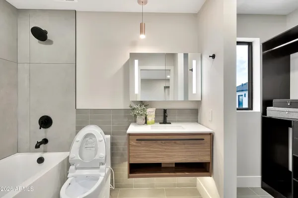 $1,870,000 | 1955 East Greenway Road, Phoenix, AZ 85022