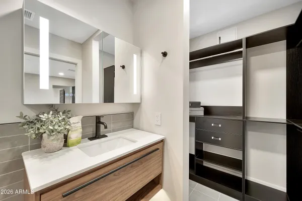 $1,870,000 | 1955 East Greenway Road, Phoenix, AZ 85022