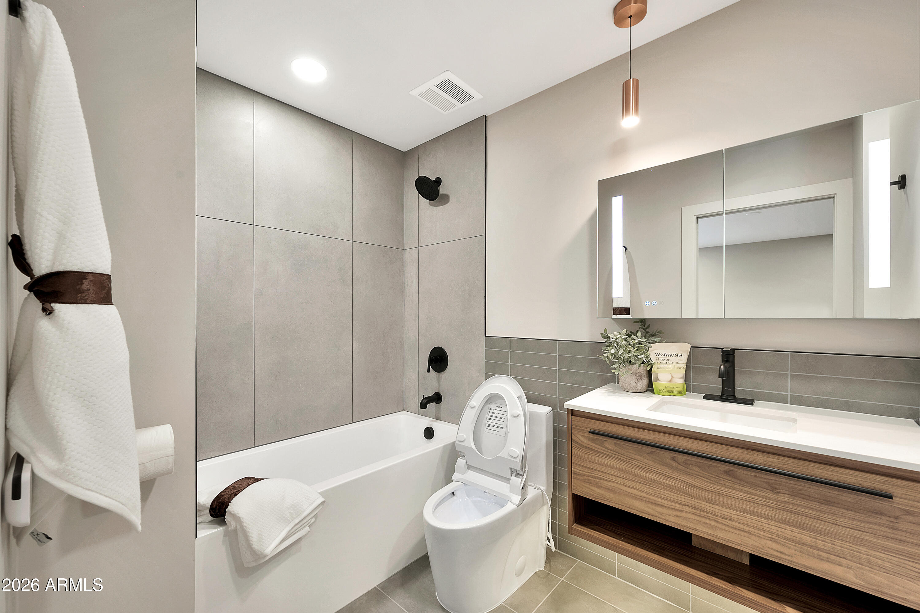 1955 East Greenway Road Phoenix, AZ 85022 - Photo 62 of 113 1955 E Greenway Rd-53