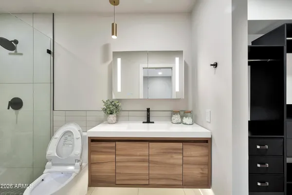 $1,870,000 | 1955 East Greenway Road, Phoenix, AZ 85022