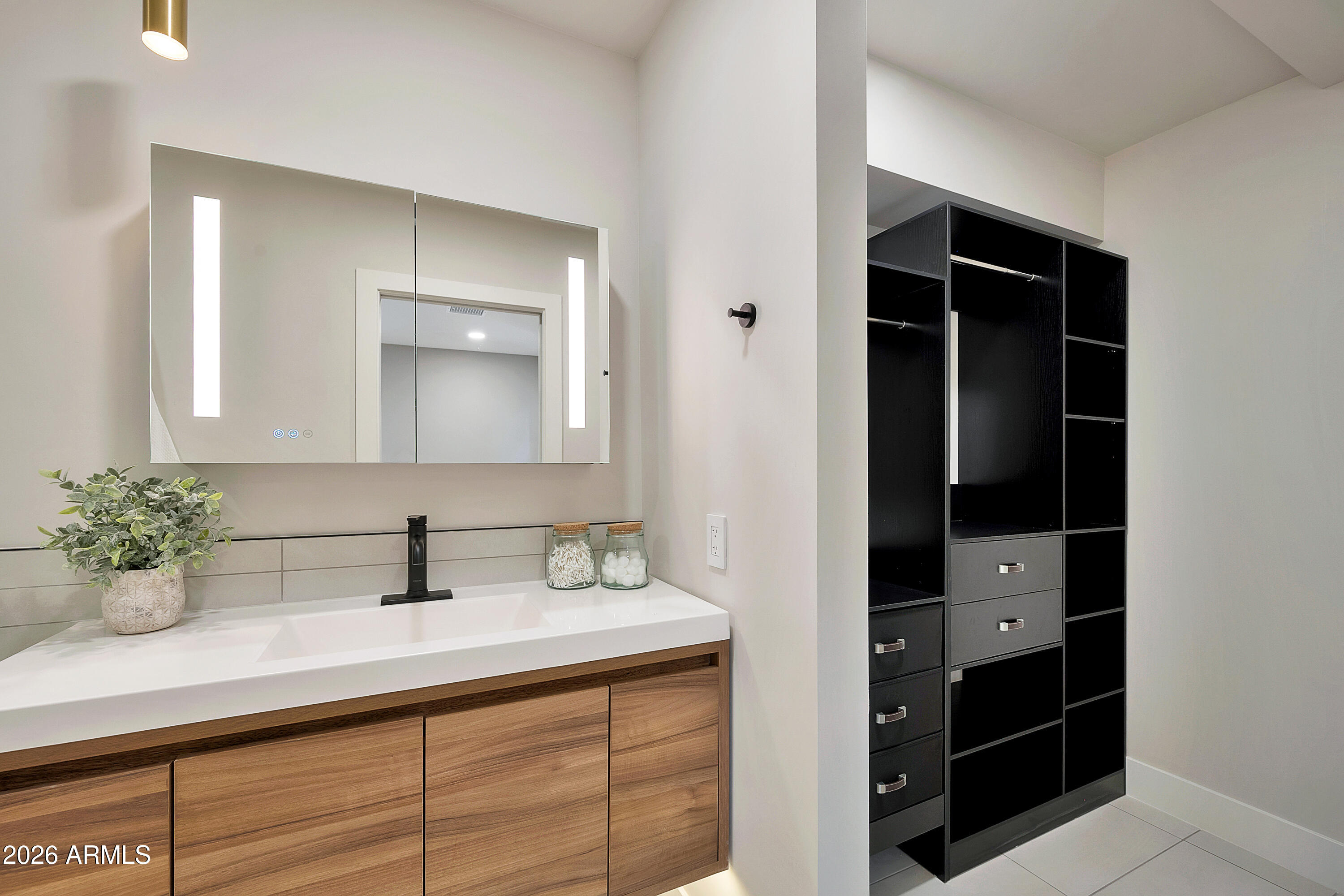 1955 East Greenway Road Phoenix, AZ 85022 - Photo 71 of 113 1955 E Greenway Rd-62