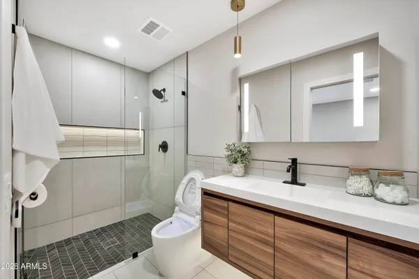 $1,870,000 | 1955 East Greenway Road, Phoenix, AZ 85022