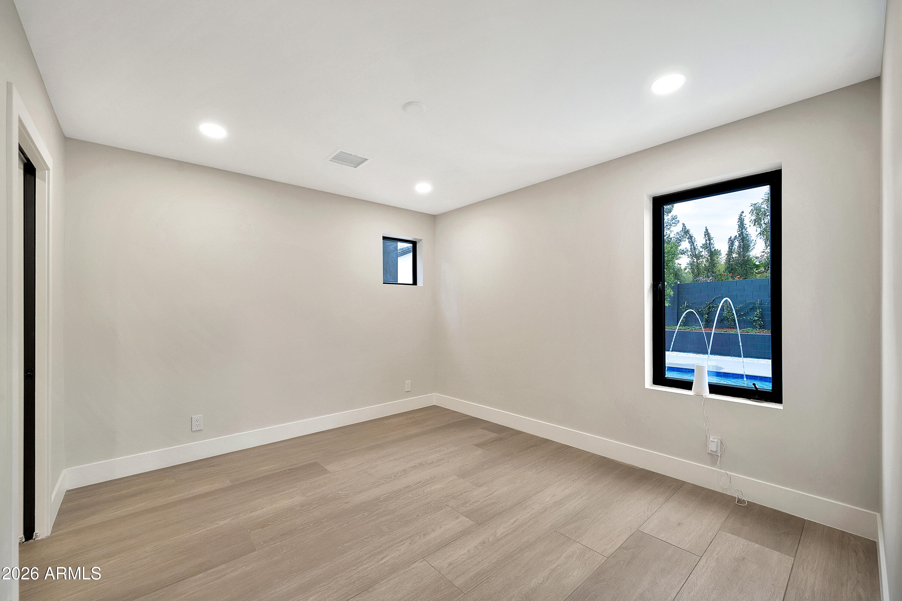 1955 East Greenway Road Phoenix, AZ 85022 - Photo 74 of 113 1955 E Greenway Rd-65