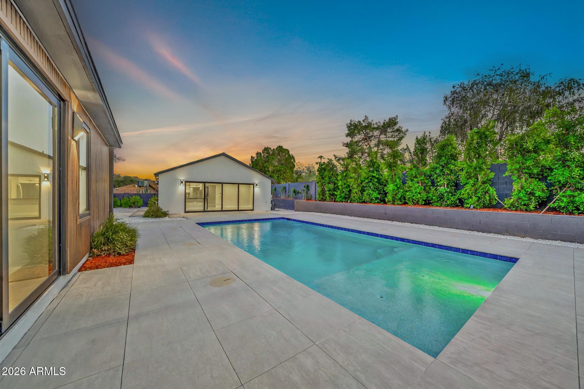 1955 East Greenway Road Phoenix, AZ 85022 - Photo 80 of 113 1955 E Greenway Rd Sunset 6