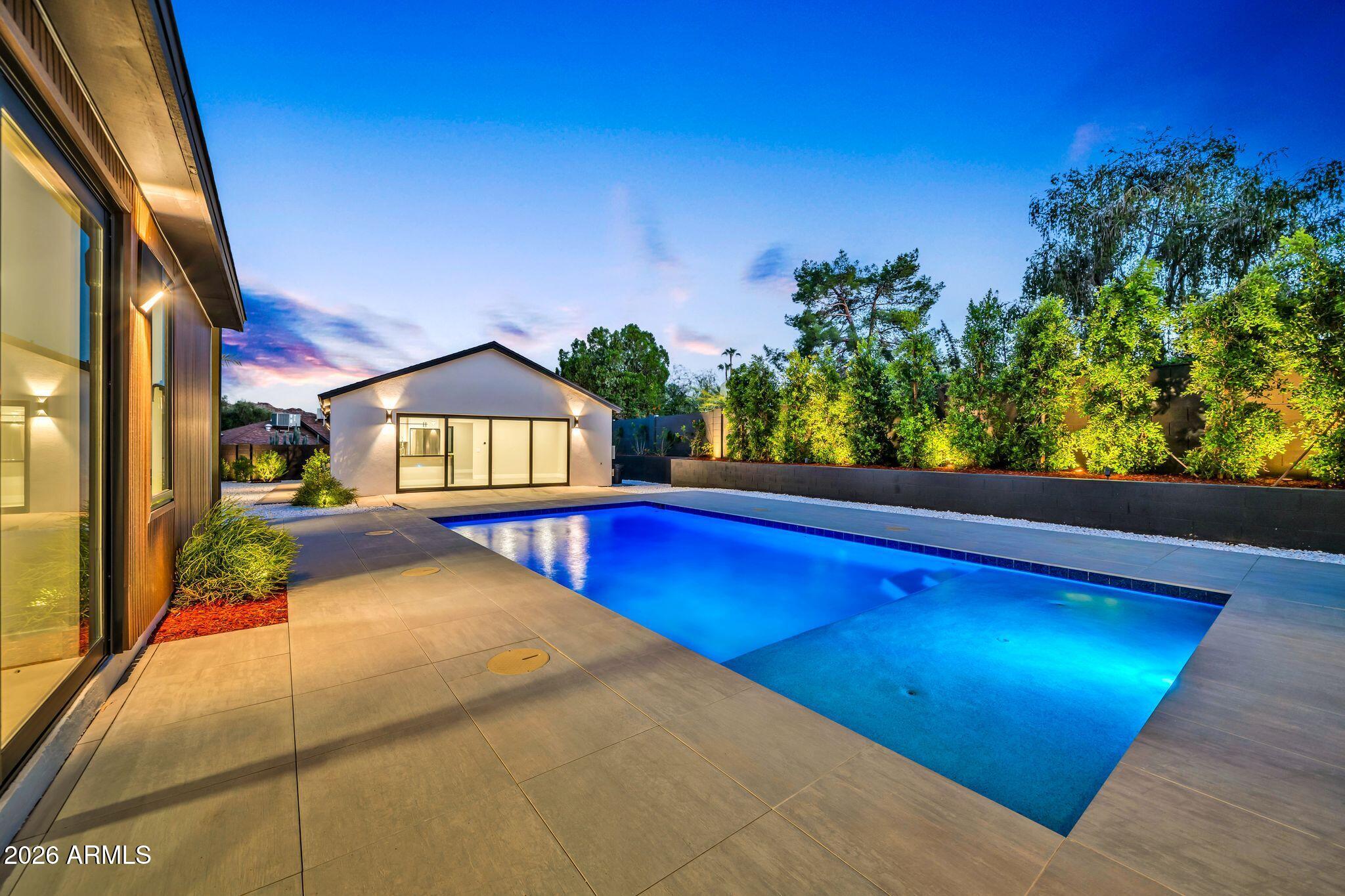 1955 East Greenway Road Phoenix, AZ 85022 - Photo 86 of 113 1955 E Greenway Rd Twilight-20