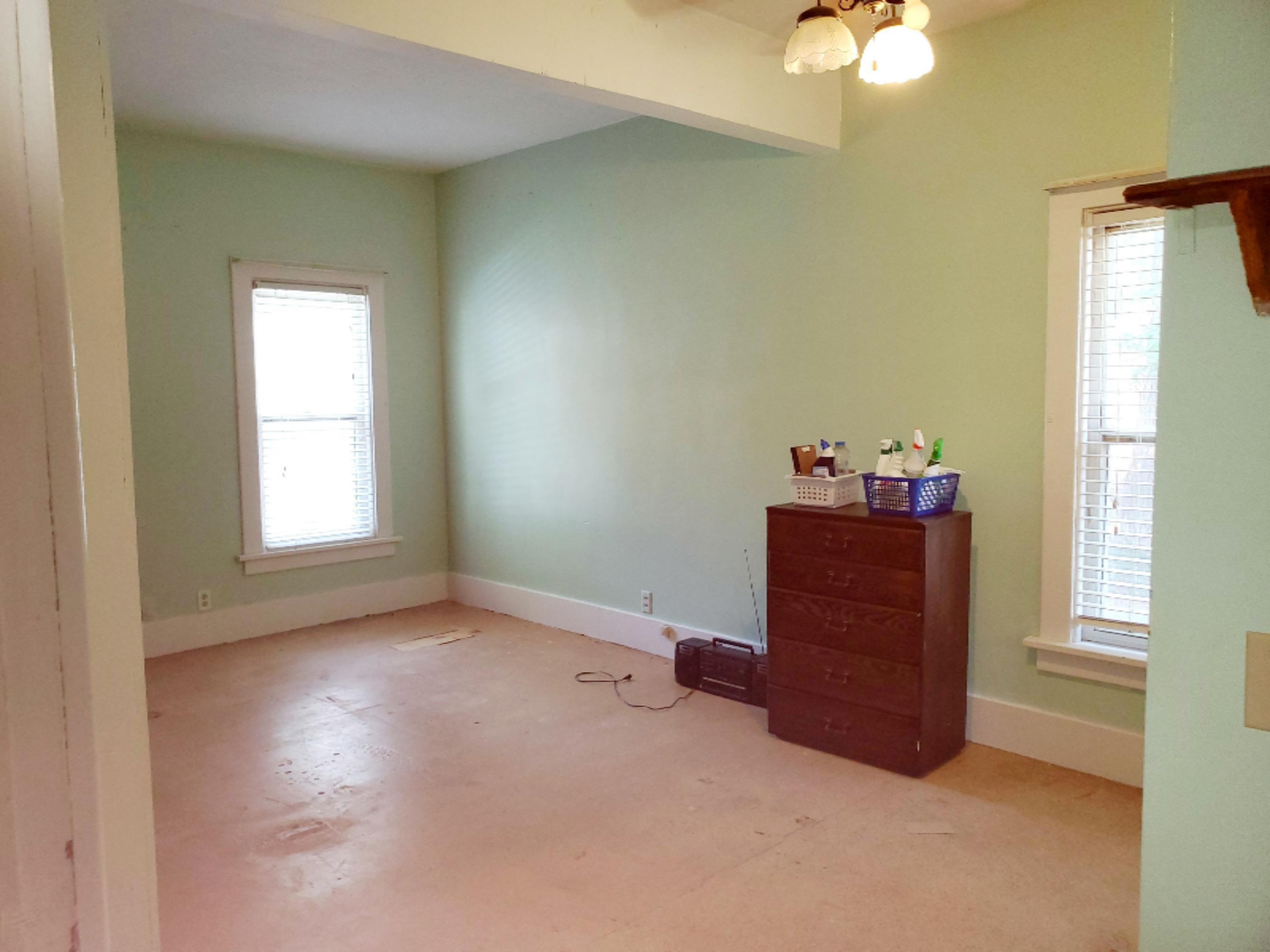 205 East Edgar Bergen Boulevard Decatur, MI 49045 - Photo 11 of 14 Bed1