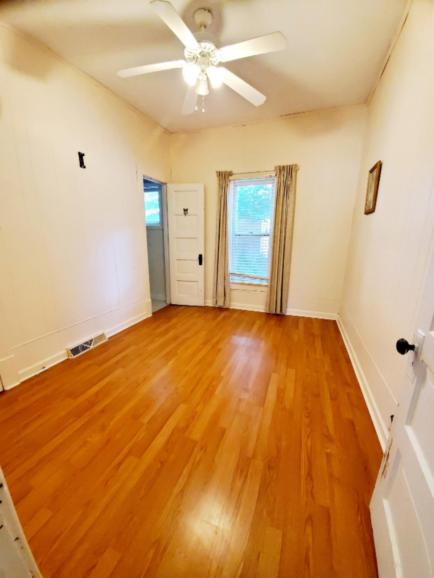 205 East Edgar Bergen Boulevard Decatur, MI 49045 - Photo 13 of 14 Bed2