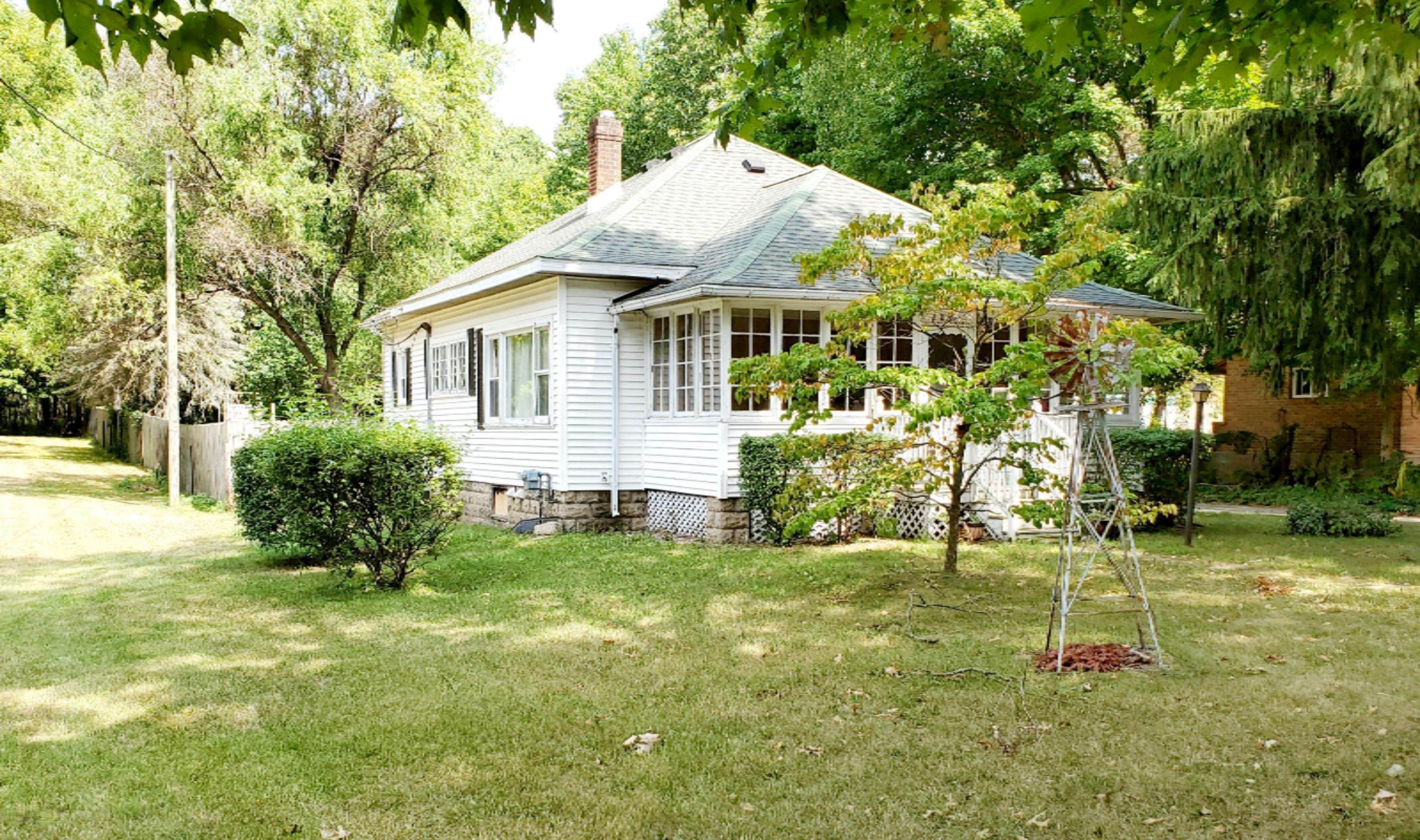 205 East Edgar Bergen Boulevard Decatur, MI 49045 - Photo 2 of 14 Exterior