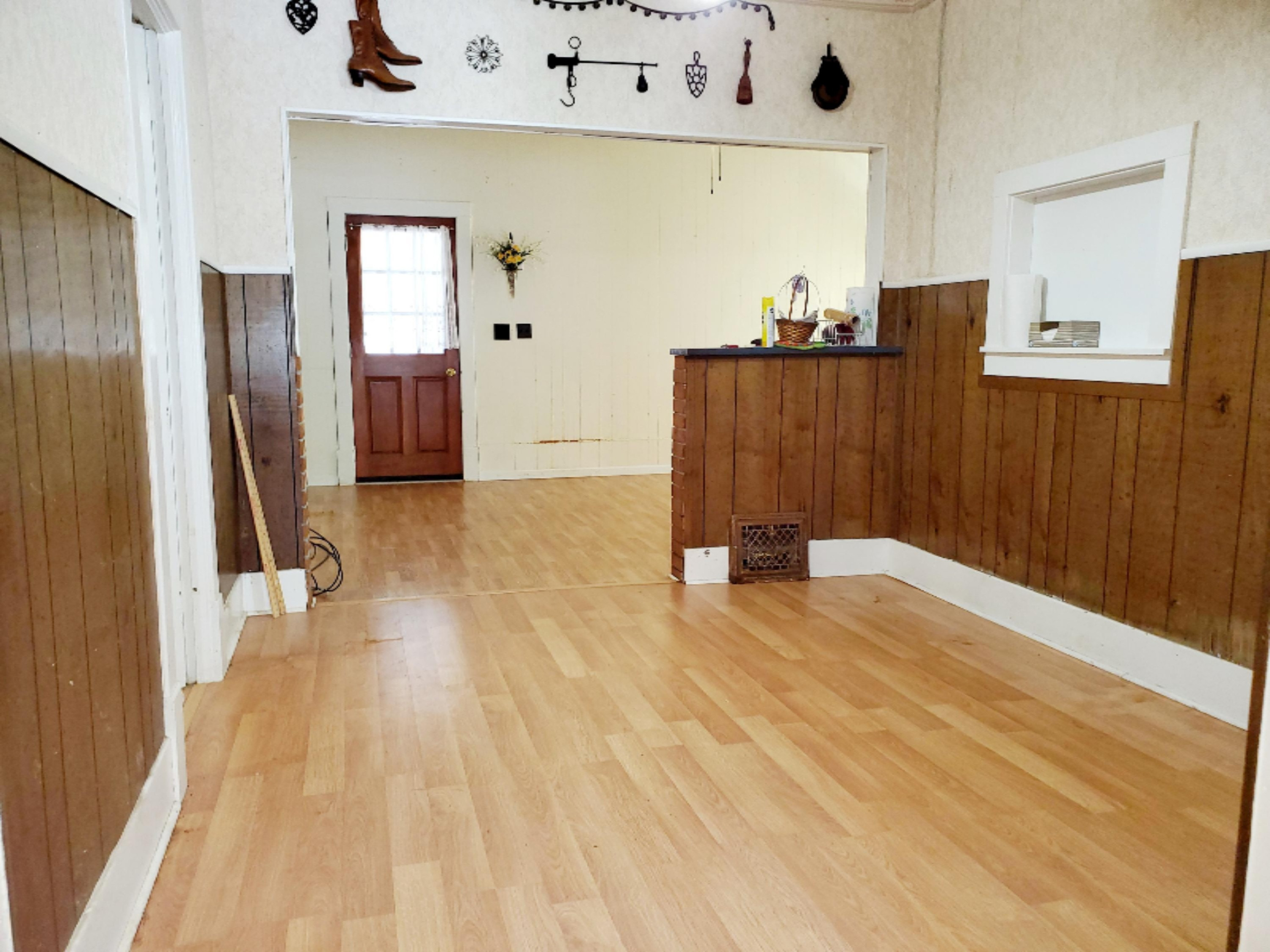205 East Edgar Bergen Boulevard Decatur, MI 49045 - Photo 10 of 14 Dining