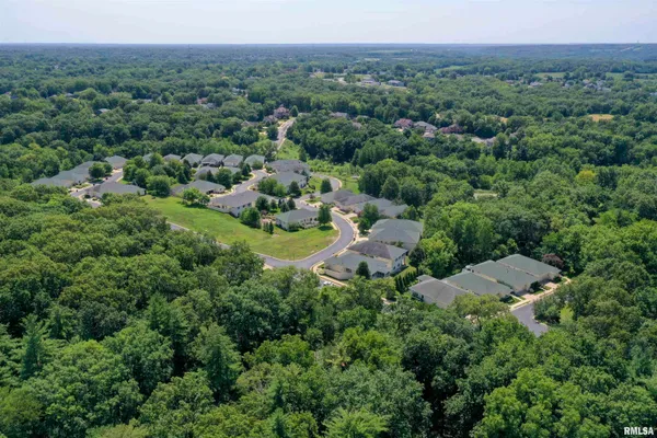 $465,000 | 5723 West Woodbriar Lane, Peoria, IL 61615