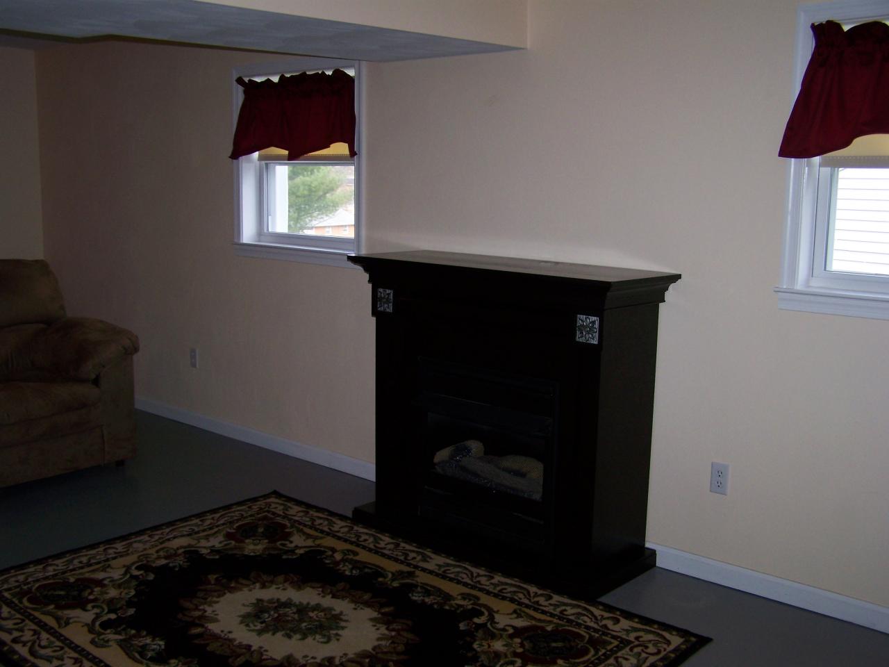 717 Kenyon Road Vinton, VA 24179 - Photo 13 of 16 a room with water heater and a window