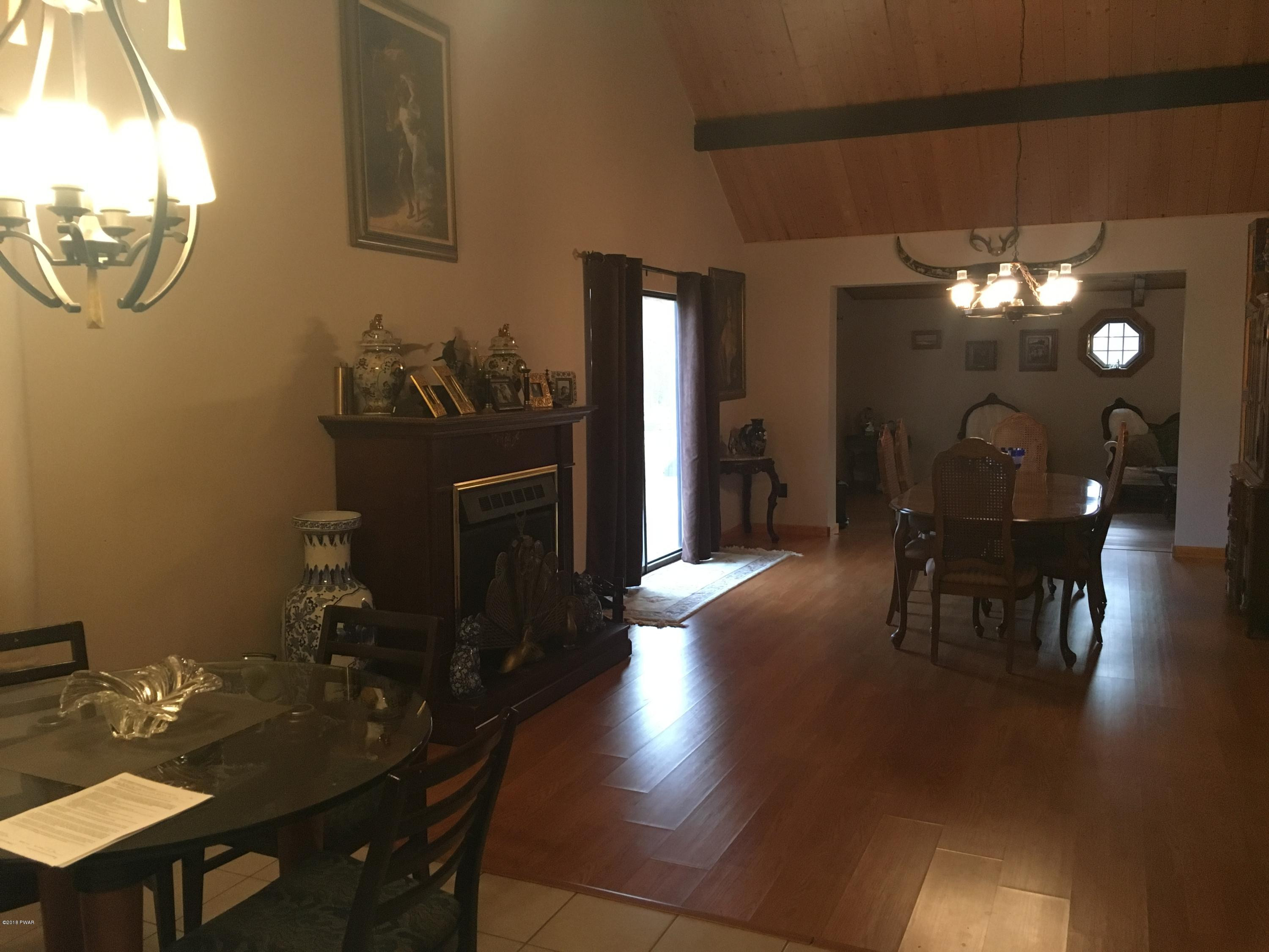 4648 Pine Ridge Drive East Bushkill, PA 18324 - Photo 7 of 15