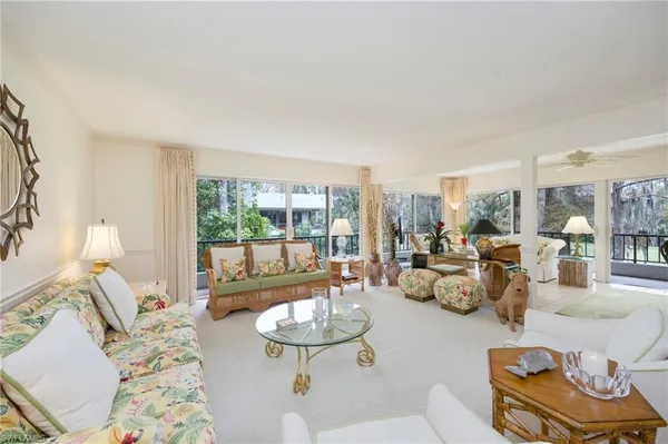 $625,000 | 103 Clubhouse Drive, Unit 350, Naples, FL 34105