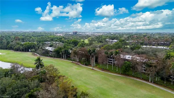 $625,000 | 103 Clubhouse Drive, Unit 350, Naples, FL 34105