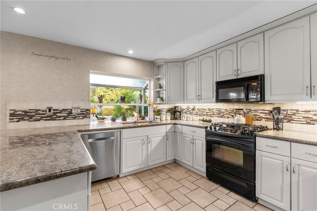 39774 Amberley Circle Temecula, CA 92591 - Photo 14 of 61