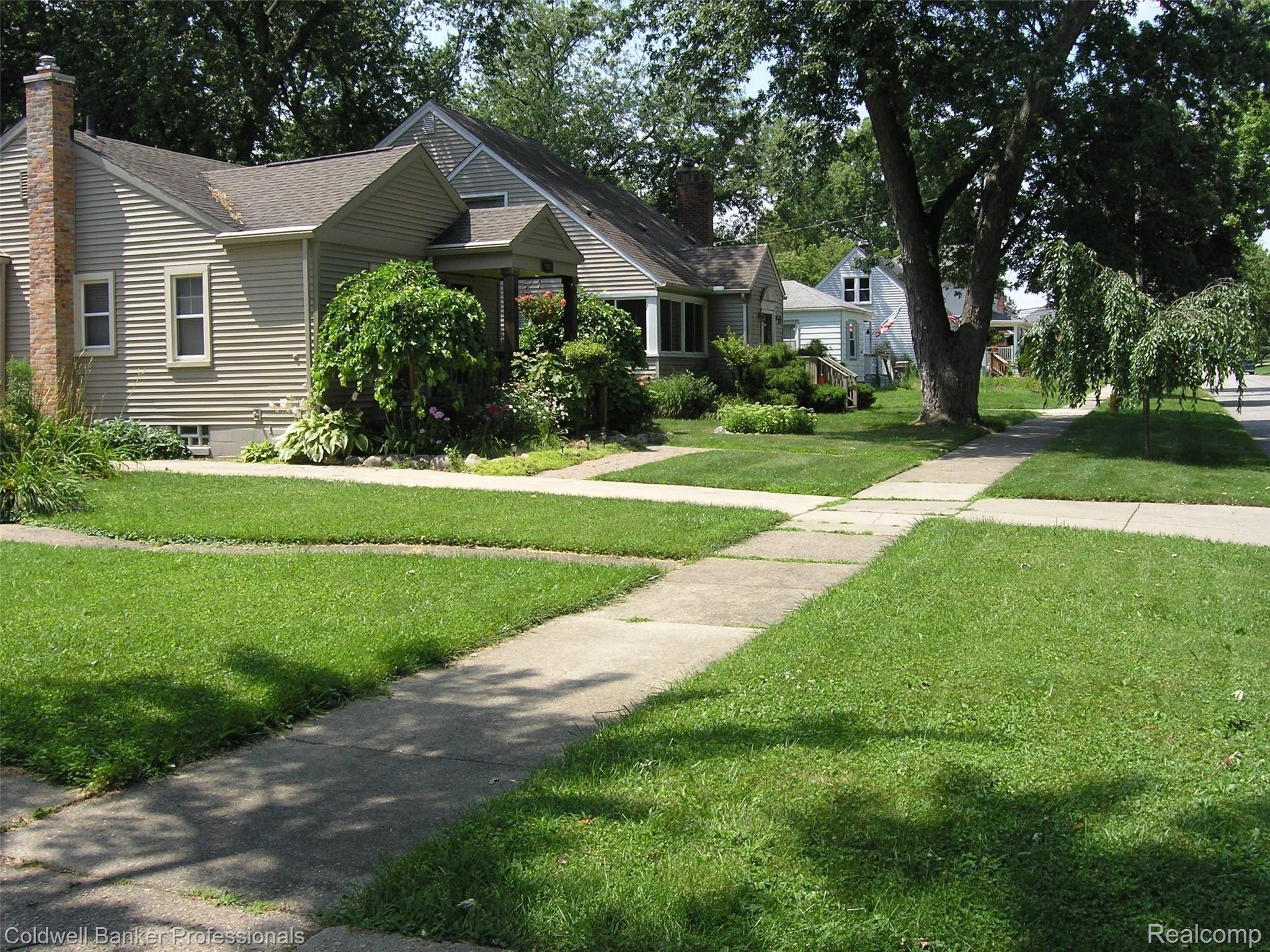 2173 Earlmont Road Berkley, MI 48072 - Photo 31 of 34 Street View 1