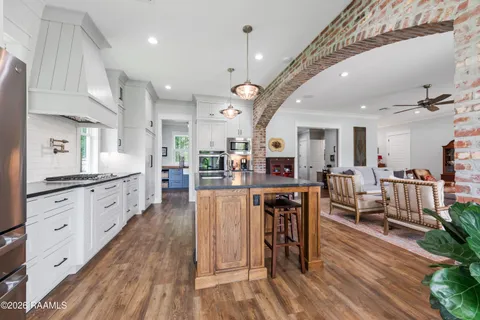 $940,000 | 1566 Savoie Road, Sunset, LA 70584