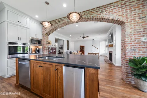 $940,000 | 1566 Savoie Road, Sunset, LA 70584