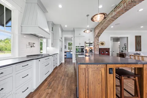 $940,000 | 1566 Savoie Road, Sunset, LA 70584