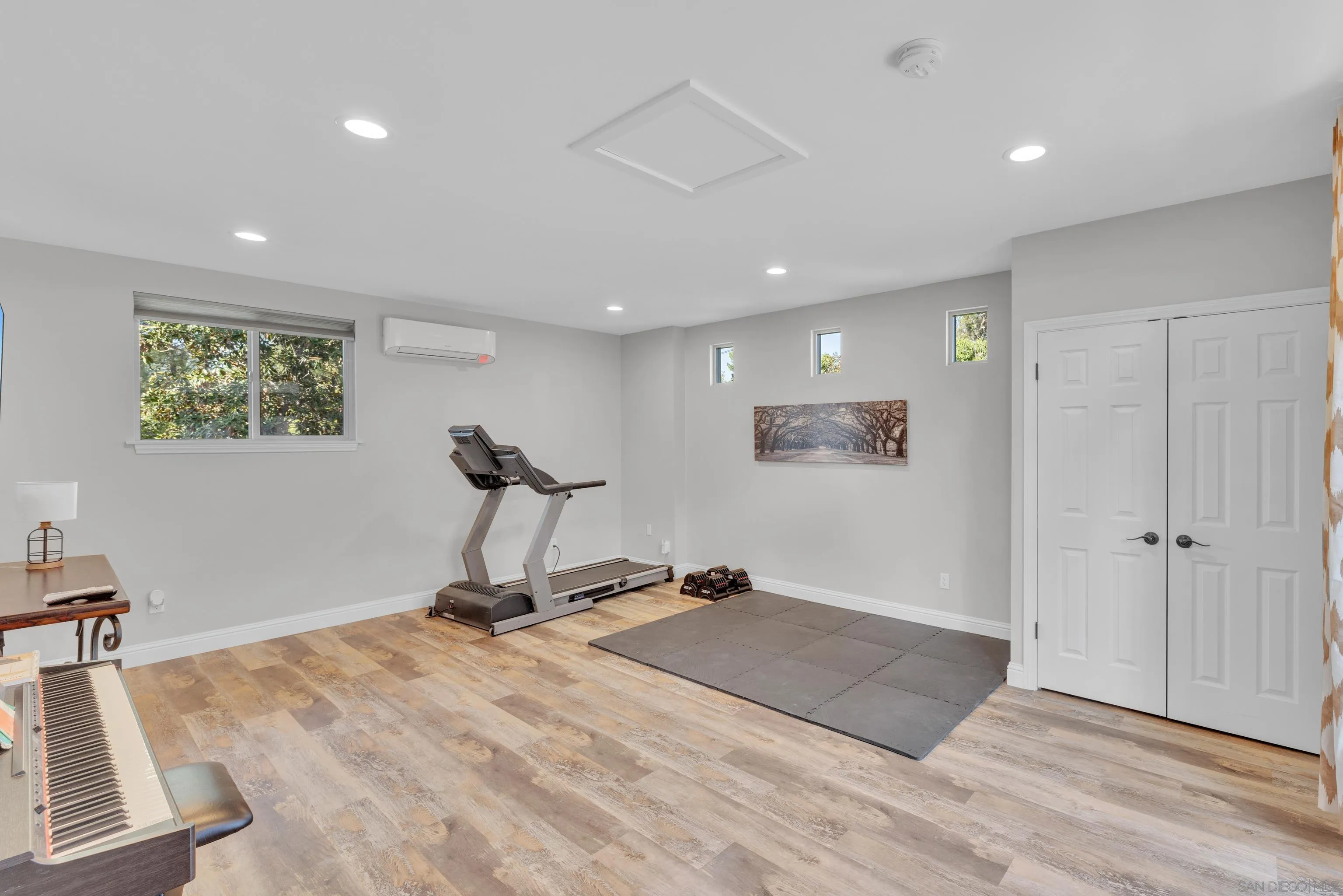 16548 Espola Road Poway, CA 92064 - Photo 21 of 70 a view of a room with gym equipment