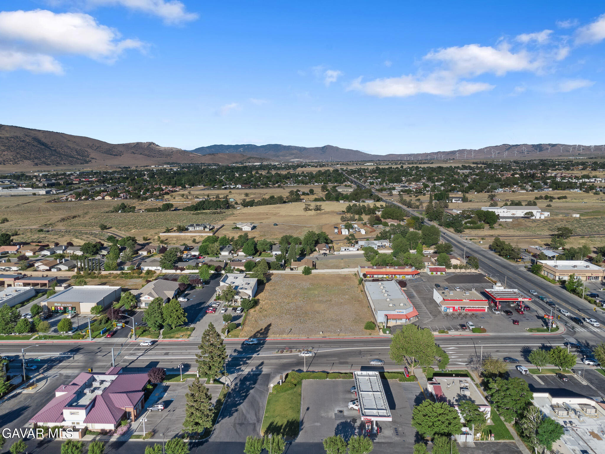 770 Tucker Road Tehachapi, CA 93561 - Photo 4 of 14 a view of a city