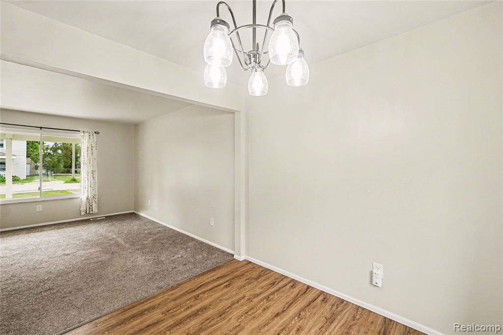 606 Hickory Street Fenton, MI 48430 - Photo 9 of 21